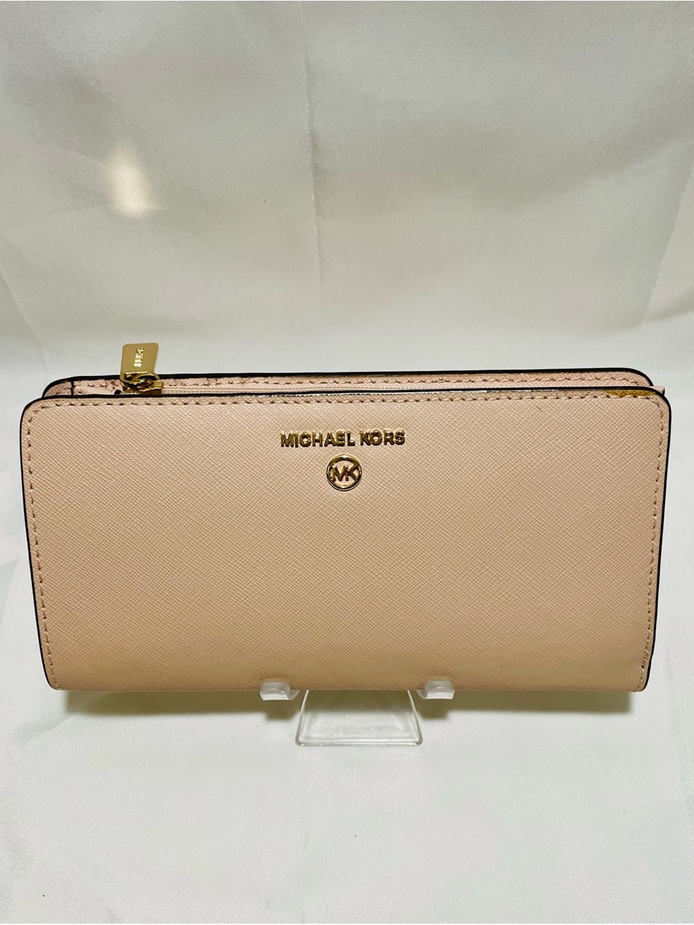 Michael Kors Jet Set Travel Flat Slim Bifold Saffiano Leather Wallet